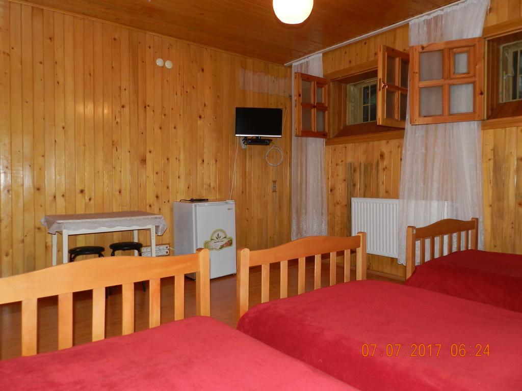 Room 404 Guest House ティビリシ エクステリア 写真