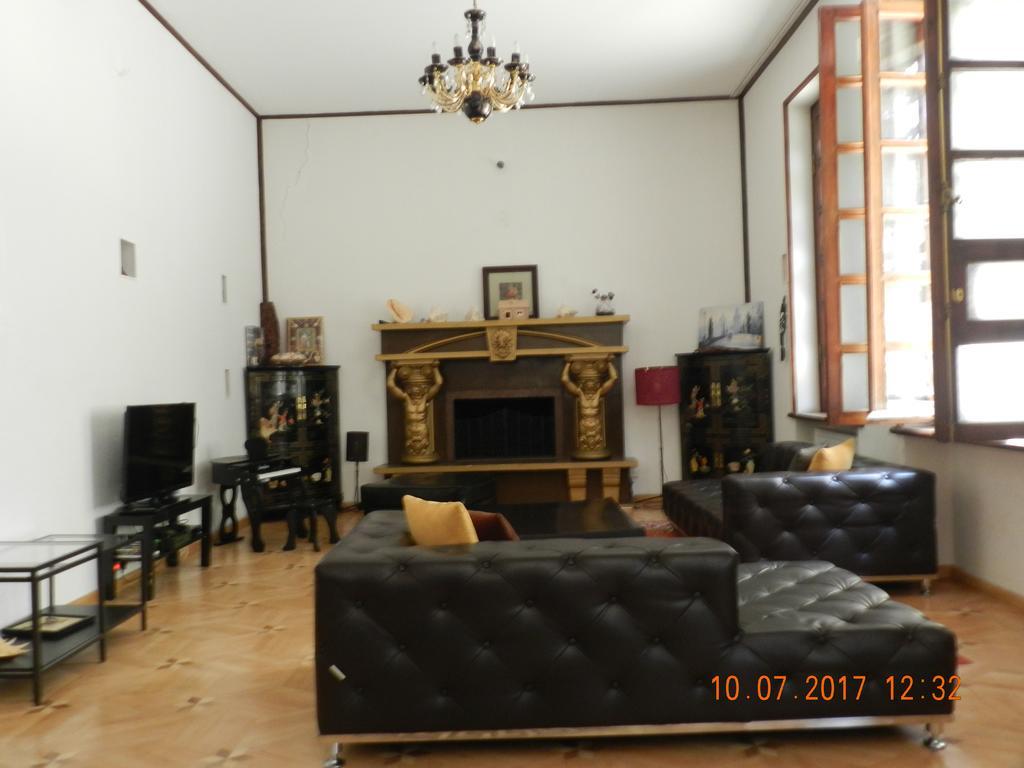 Room 404 Guest House ティビリシ エクステリア 写真