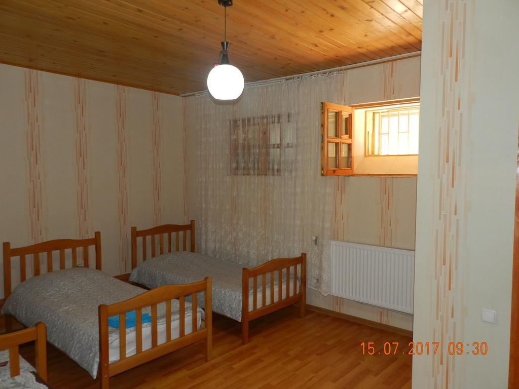 Room 404 Guest House ティビリシ エクステリア 写真