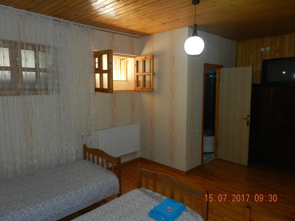 Room 404 Guest House ティビリシ エクステリア 写真